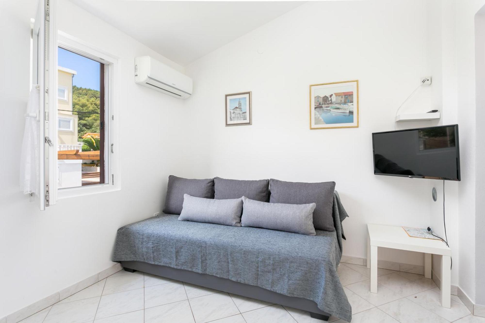 Apartments By The Sea Slatine, Ciovo - 6000 Exterior foto